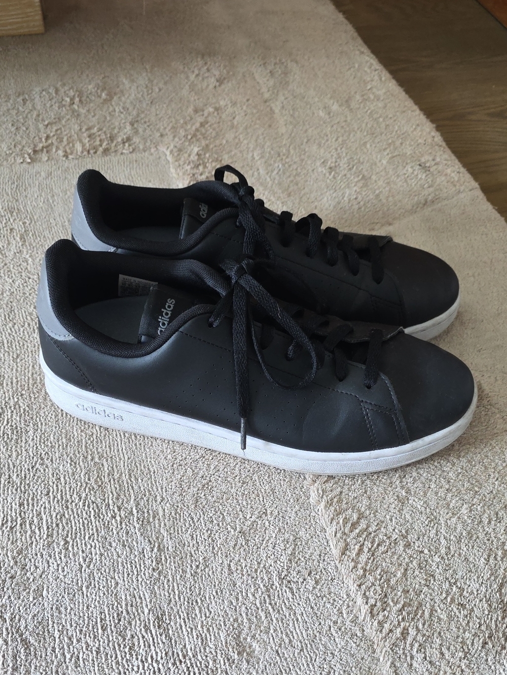 Men's adidas advantage Black, Grey, & White Low-Top Lace-Up Sneakers. Size 10